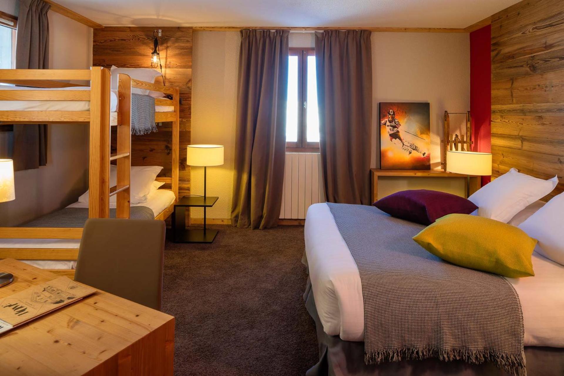 Hillary Hotel Les Menuires Buitenkant foto